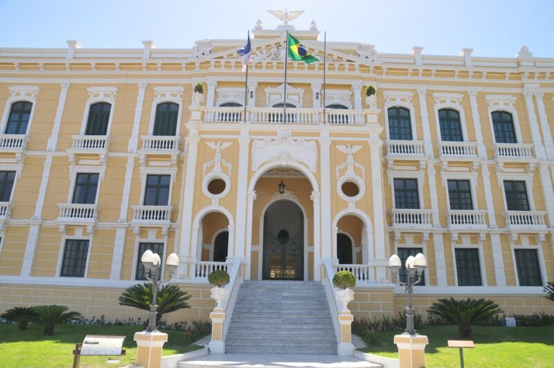 Proposta encaminhada pela Ales que isenta igrejas de taxa de esgoto foi considerada incostitucional; Deputados podem derrubar veto