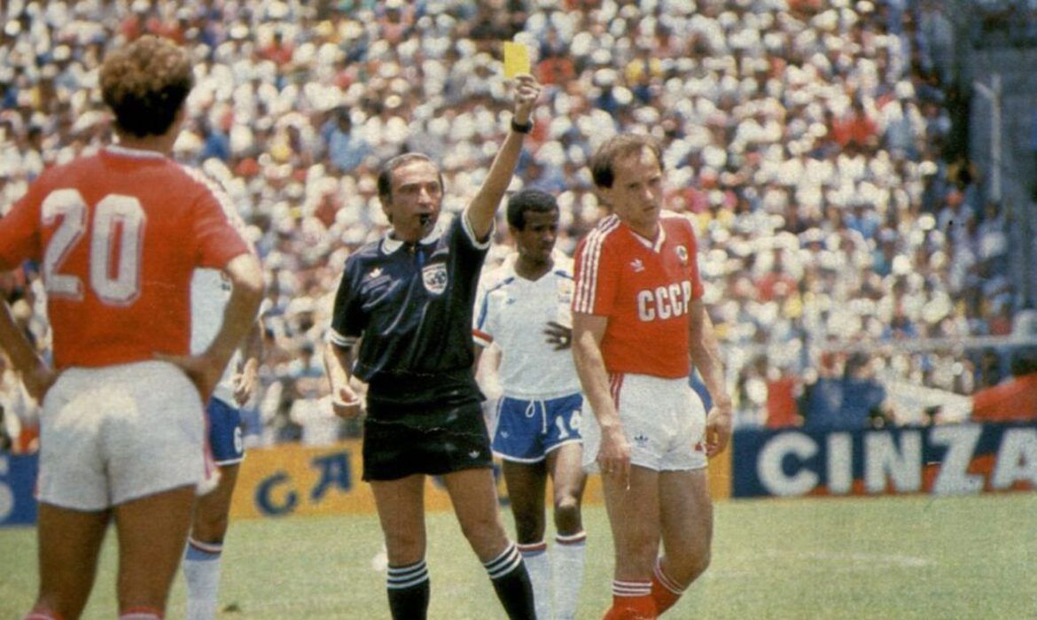 Árbitro da final da Copa de 1986 morre em Santos