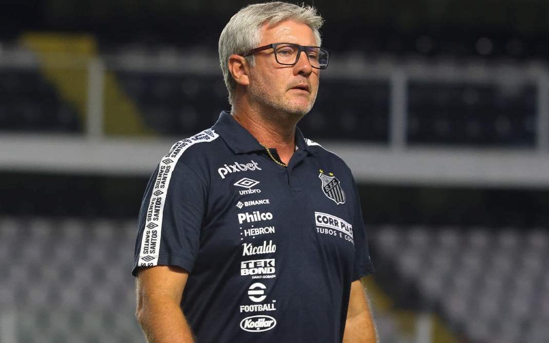Odair vê Santos mais perto de afastar 'ponto de interrogação' após frustração no Paulistão - Foto: Fernanda Luz/AGIF