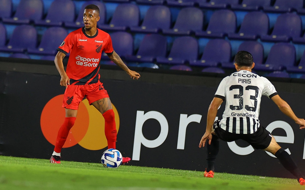 Libertadores: Athletico bate Libertad para manter liderança do Grupo G - Foto: Athletico Paranaense / @AthleticoPR