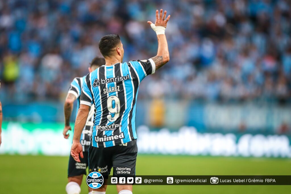 Suárez marcou em vitória que garantiu a vice-liderança ao Grêmio