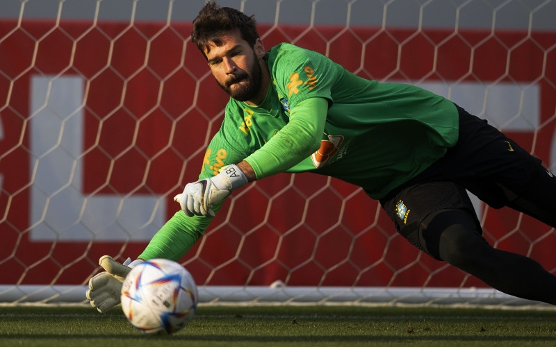Seleção se apresenta em Barcelona para amistosos e Alisson já projeta Eliminatórias da Copa - Foto: LUCAS FIGUEIREDO/CBF/JC