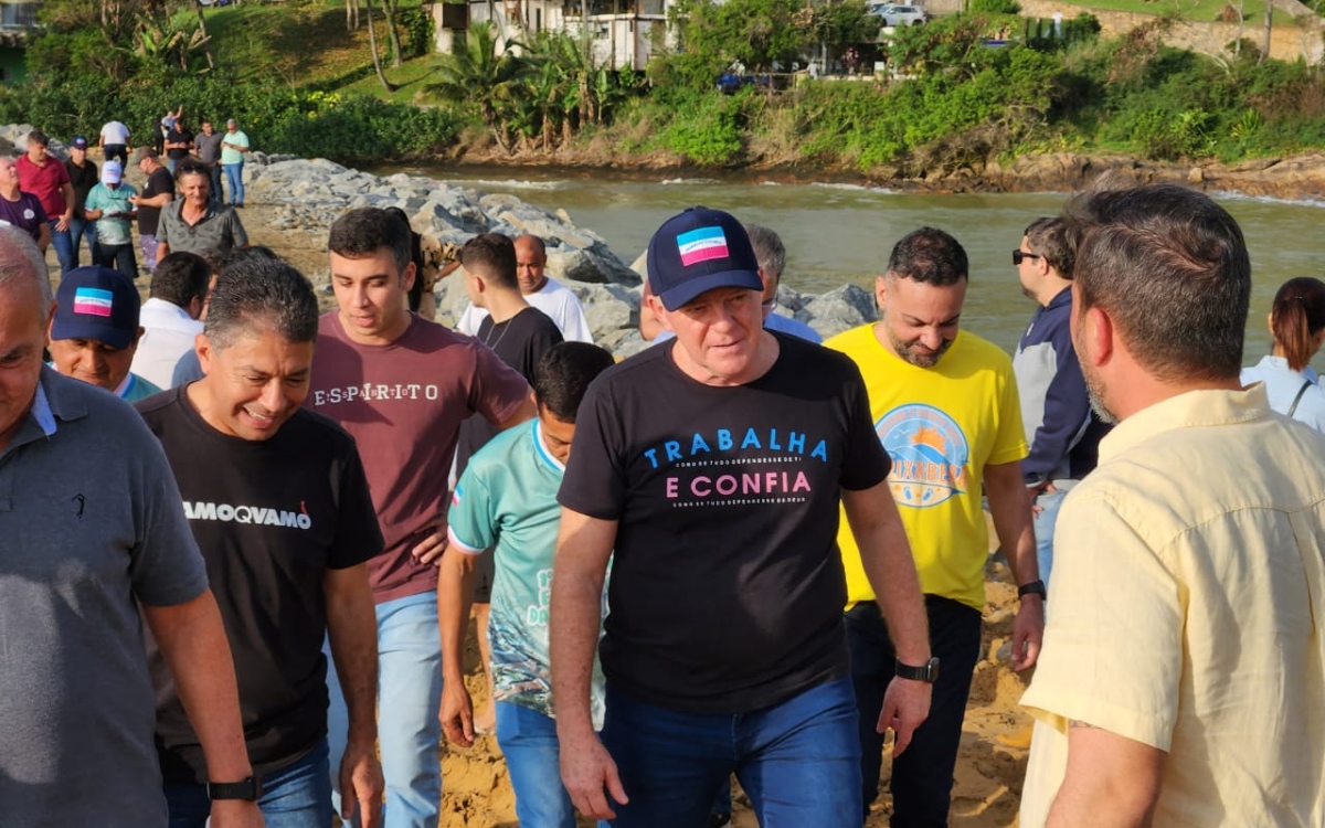 Além da expansão da faixa de areia, o projeto recuperou 2,1 km da rodovia ES-060 e a implementação de píeres estratégicos
