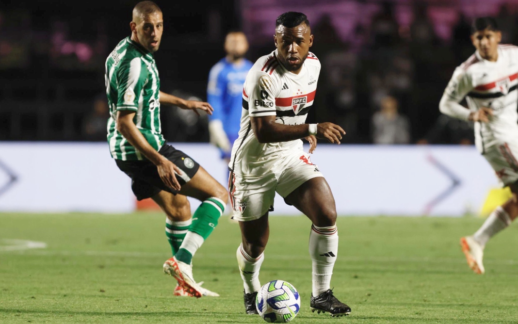 São Paulo supera gols anulados, domina Coritiba e volta a vencer no Brasileirão após oito jogos - Foto: Reprodução Twitter / @SaoPauloFC