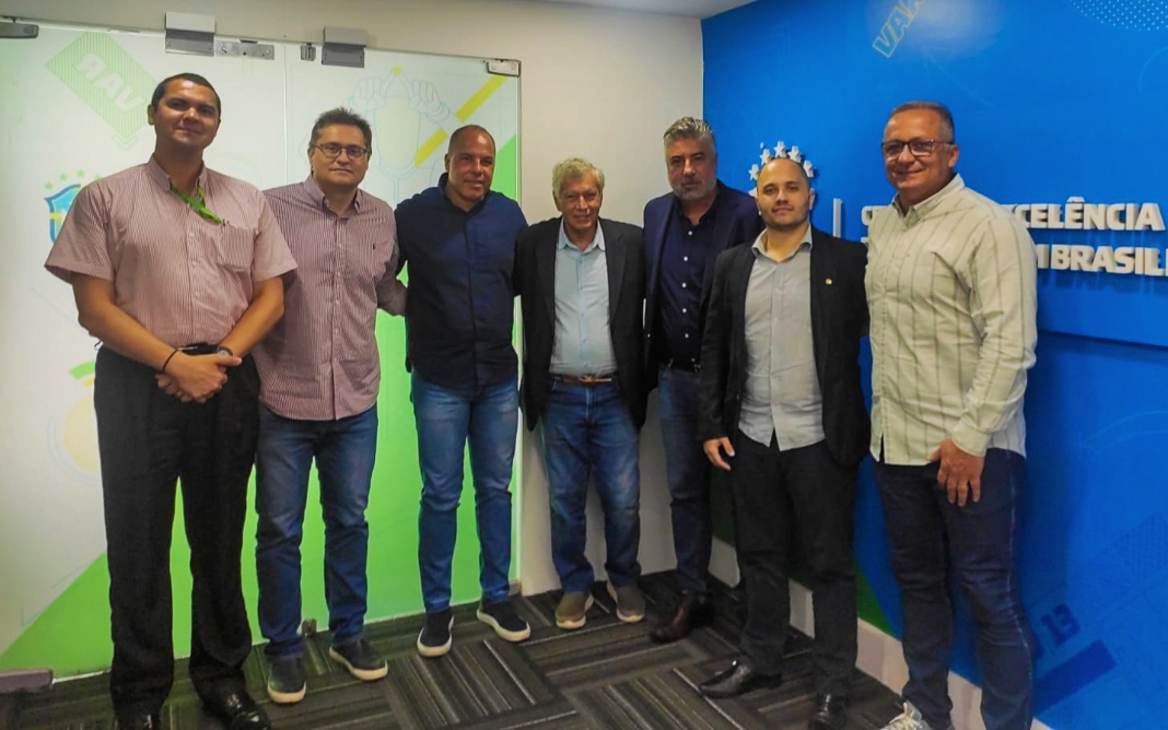 Santos faz visita à Comissão de Arbitragem da CBF para 'estreitar relações com a entidade' - Foto: Reprodução Twitter / @SantosFC
