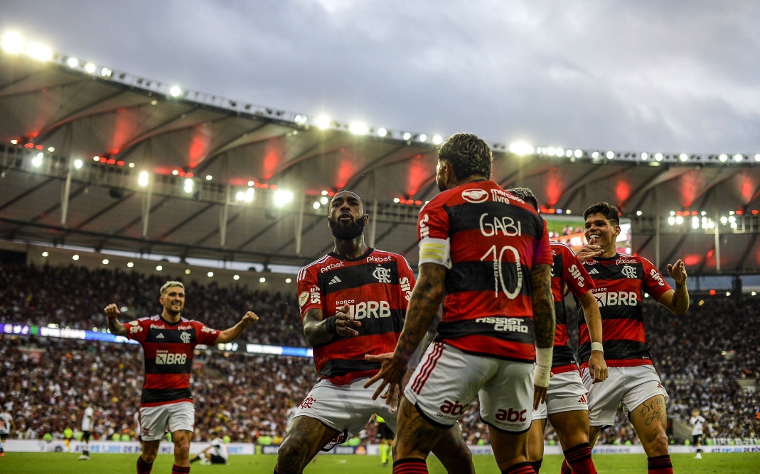 Com recorde de público, Flamengo supera o Vasco em estreia de Tite no Maracanã - Foto: Reprodução Twitter / Marcelo Cortes / CRF