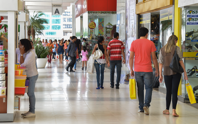 Repartições públicas, bancos, supermercados e shoppings terão horários especiais