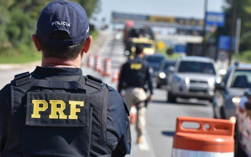 Ultrapassagens indevidas, excesso de velocidade, falta de cinto, embriaguez e celular são as principais causas de acidentes