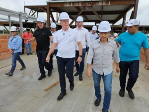 Casagrande visita obras e realiza entregas em São Mateus