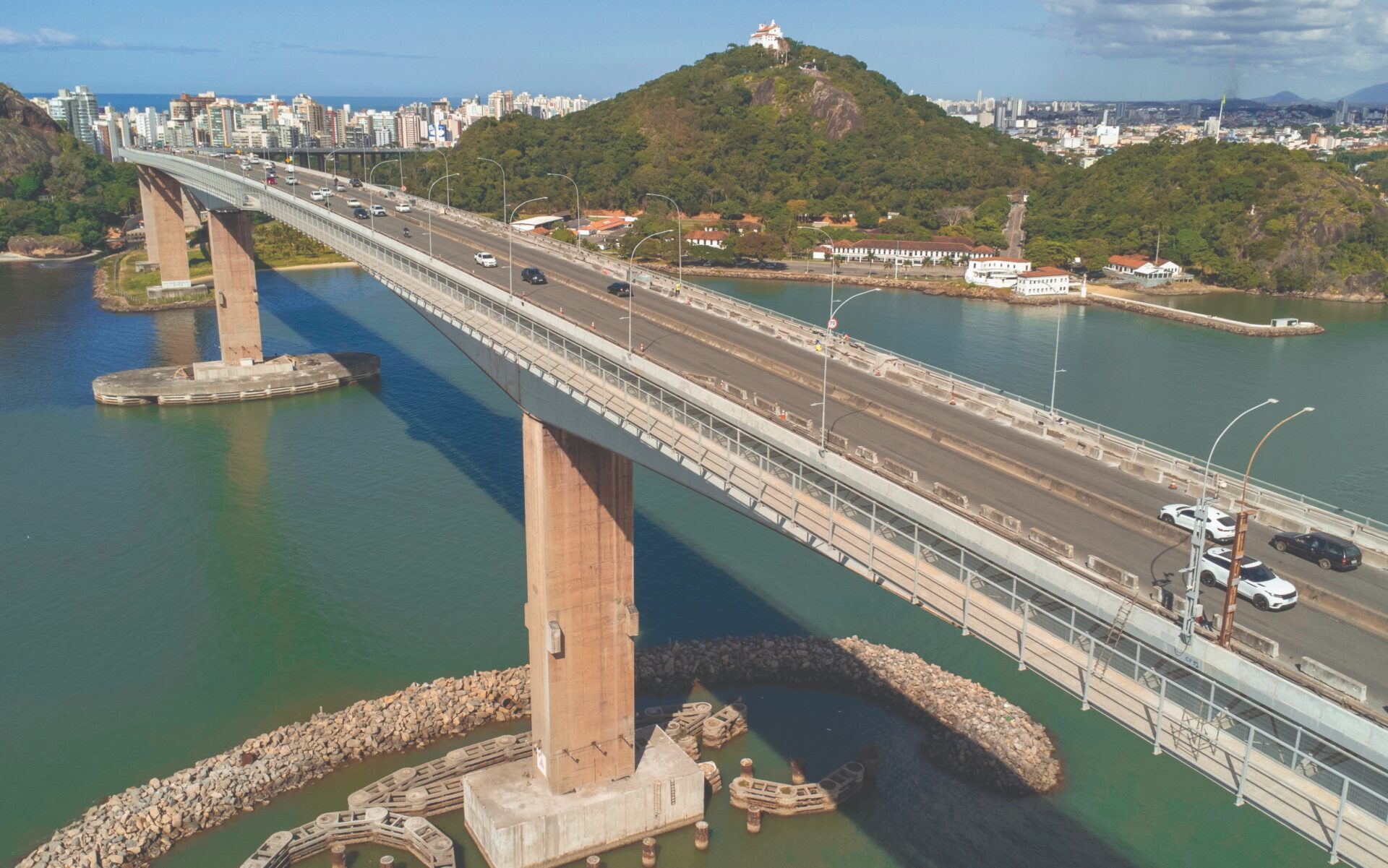 Terceira Ponte recém-ampliada e Ciclovia da Vida. Foto: Bibico Dantas