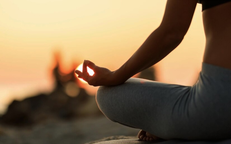 Sessão única de Yoga é eficaz no controle do estresse - Foto: Reprodução Freepik - Drazen Zigic