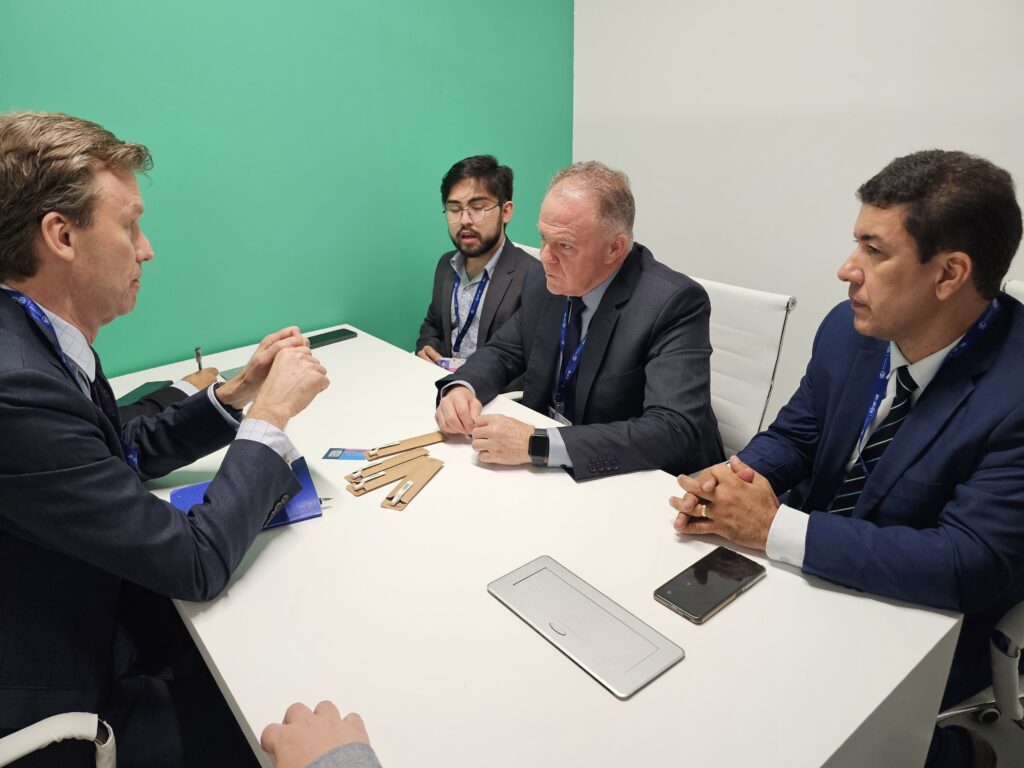 Em Dubai, Casagrande apresenta macrodrenagem de Vila Velha