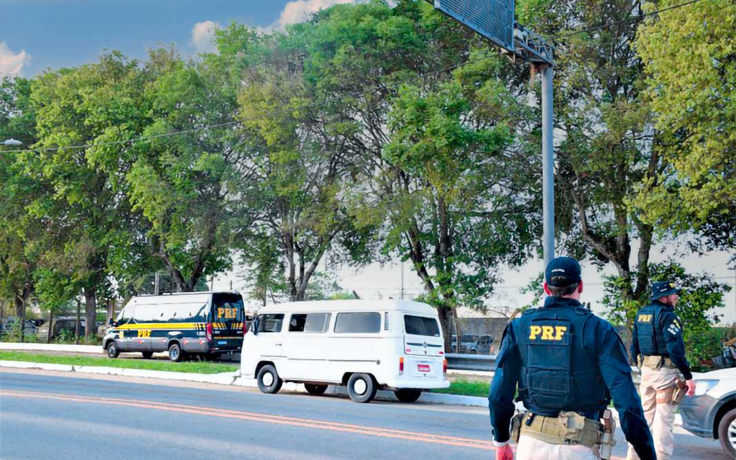 PRF-ES revela que as principais infrações foram ultrapassagem proibida, embriaguez ao volante e falta de cinto de segurança