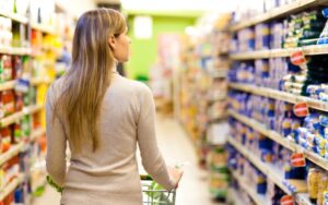 Além de pesquisar valores de itens supermercadistas, o aplicativo realiza as compras e entrega no endereço do comprador