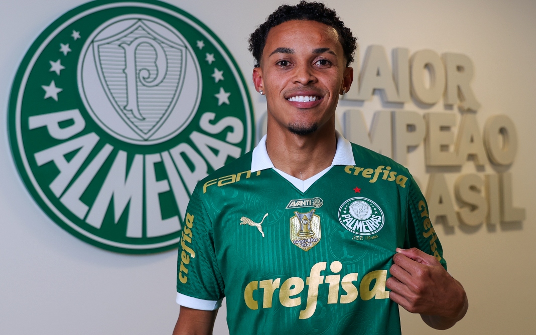 Palmeiras oficializa contratação do atacante Lázaro por empréstimo - Foto: Reprodução Twitter SE Palmeiras / @Palmeiras