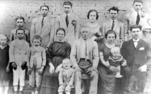 Família Chieppe: 77 anos após a “virada de chave” de Carlos Chieppe, herdeiros estão no comando de 23 empresas, com atuação em praticamente todo o Brasil - Foto: Divulgação
