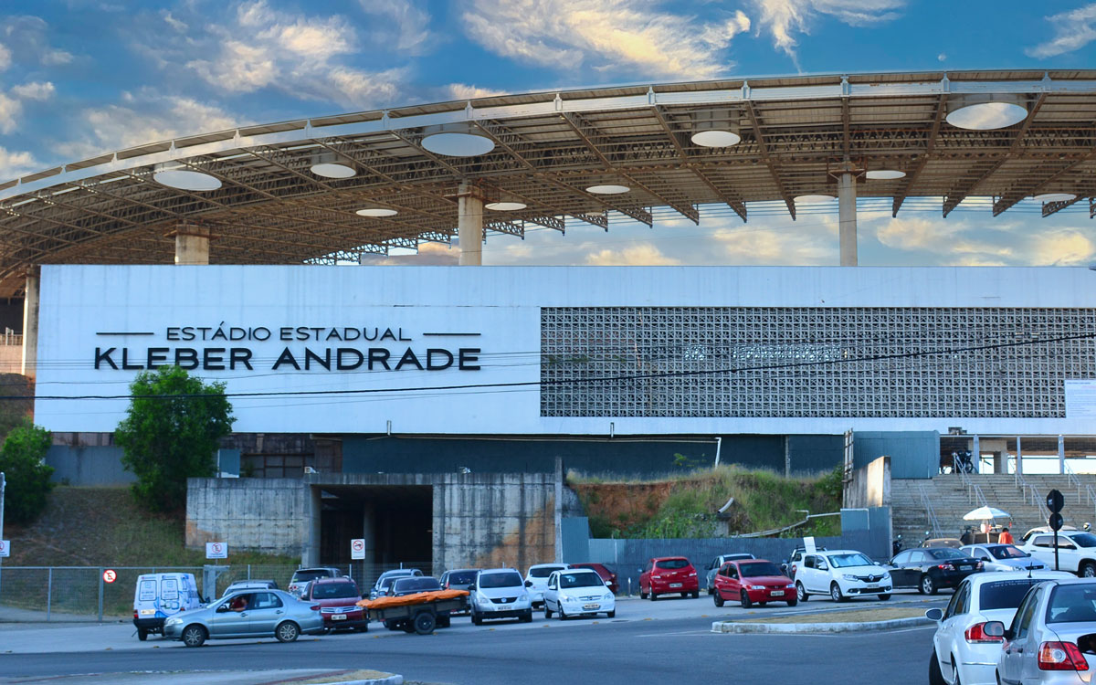 Ação solidária no Kleber Andrade em prol das vítimas das chuvas - Foto: Renato Cabrini