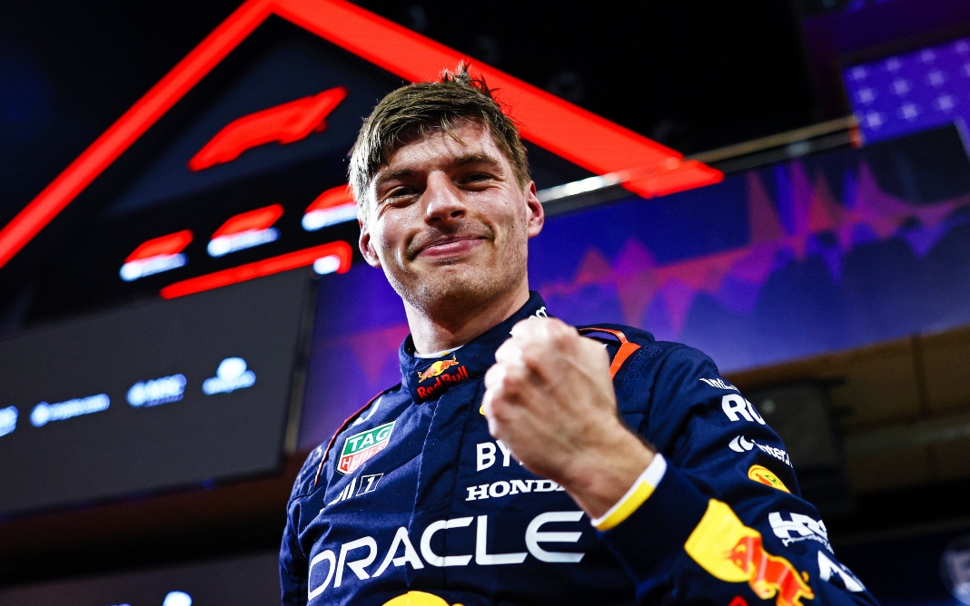 Verstappen fatura pole no GP do Bahrein e iguala Prost após 'esconder o jogo' - Foto: Reprodução Twitter Max Verstappen - @Max33Verstappen