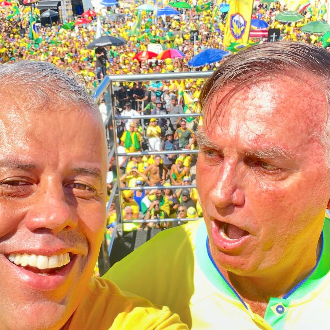 Deputado capixaba pede permissão para Eduardo Bolsonaro exercer mandato dos EUA