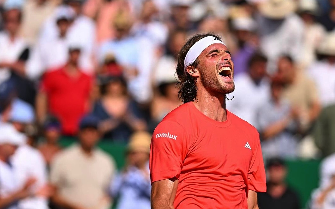 Tsitsipas volta a figurar no Top-10 do ranking e Djokovic se mantém na liderança - Foto: Reprodução Instagram / @stefanostsitsipas98