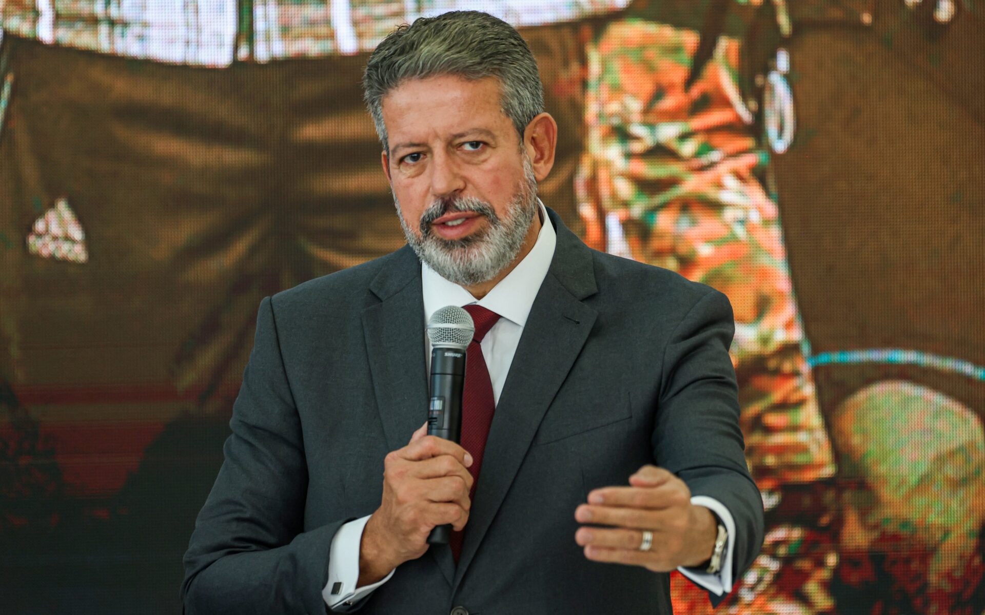 lira_processo_crime_injúria_felipe_neto