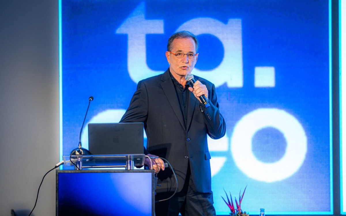 Inteligência Artificial: 'Quem não se adaptar vai sofrer', diz especialista