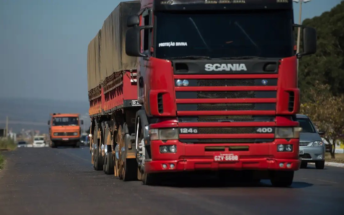 flexibilização_transporte_de_cargas