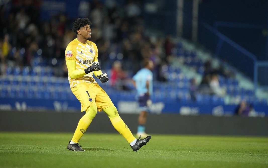 Corinthians tem negociações avançadas com o goleiro Hugo Souza, do Flamengo - Foto: Reprodução Instagram / @hugosouza - @oloureiropedro