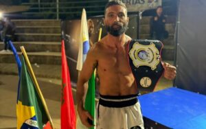 Thiago Luk conquistou o cinturão de campeão intercontinental full-contact da IKTA, na categoria 70 kg - Foto: Arquivo Pessoal