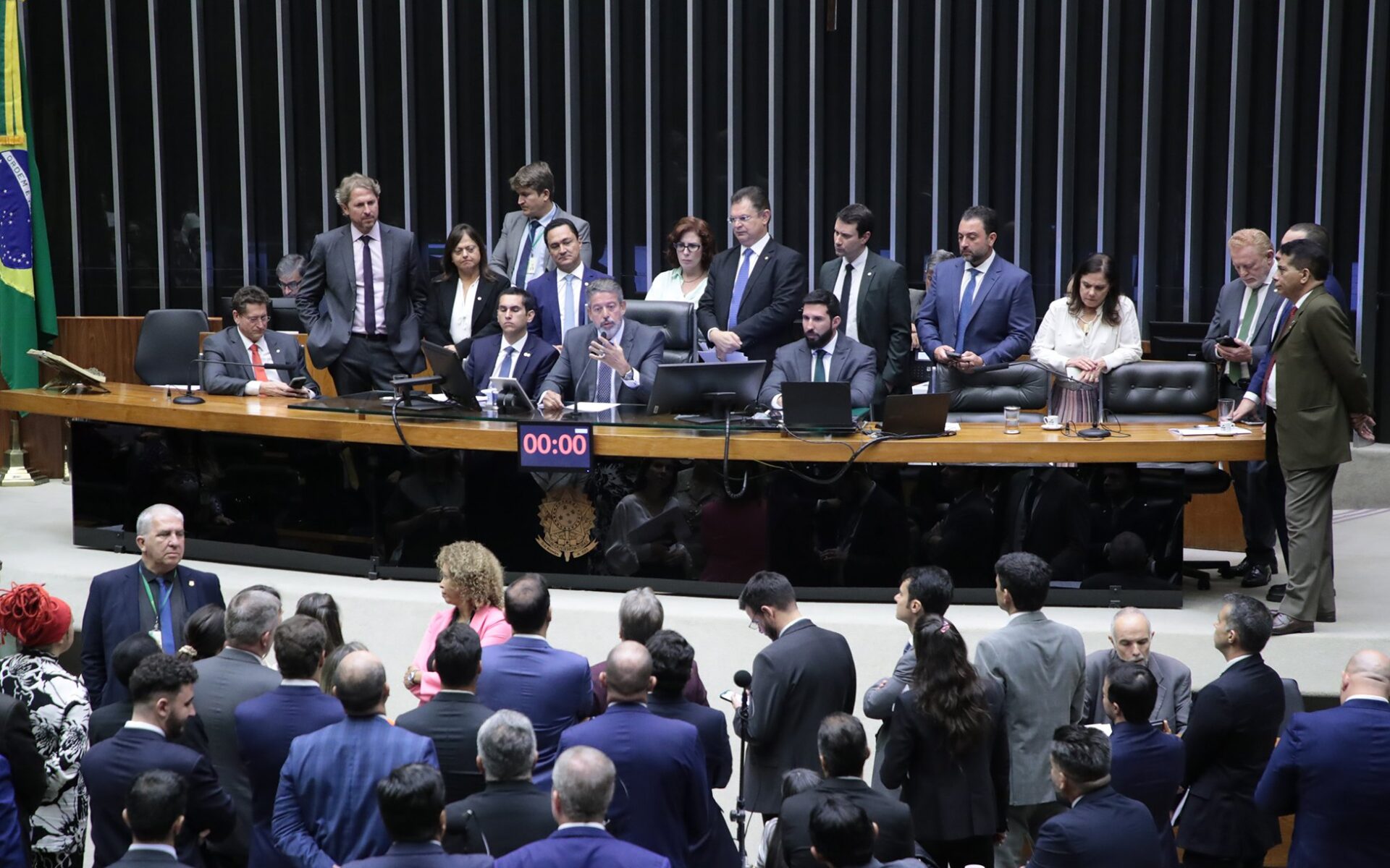 texto_suspensão_deputados