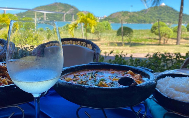 10 restaurantes com vistas incríveis na Grande Vitória