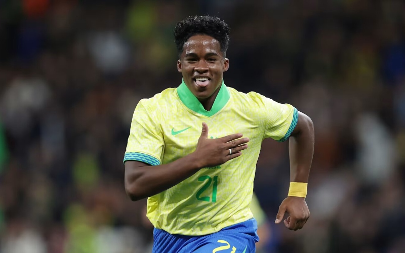 Brasil e Uruguai se encontram neste sábado, pelas quartas de final, em momentos distintos