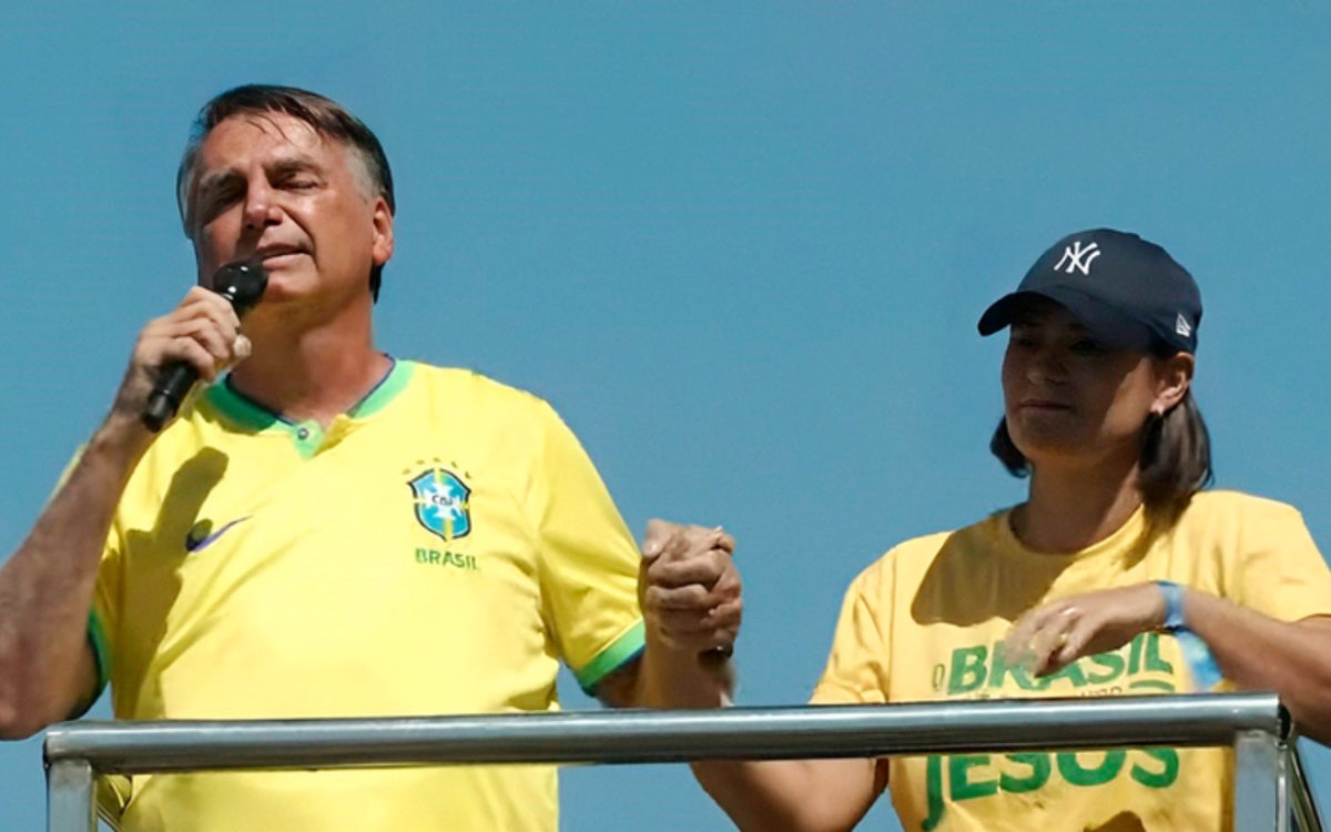 Ex-primeira-dama Michelle Bolsonaro se posiciona após condenação do marido, Jair Bolsonaro, defende-o e abre portas para uma possível candidatura nas eleições. Foto: RS - Fotos Públicas