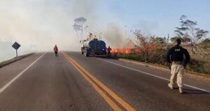 Parque Pedra Azul suspende visitação devido a incêndio nas proximidades