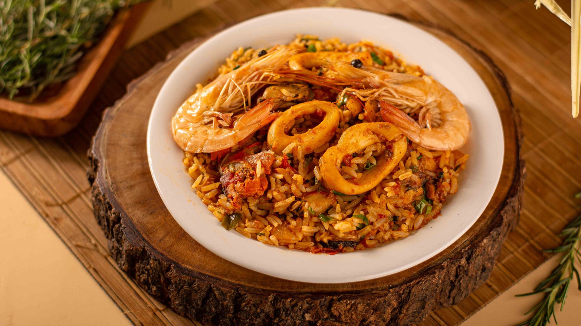 Paella do restaurante Casarão, em Conceição da Barra. Foto: Divulgação