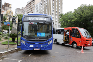 A partir de 2025, todos os novos ônibus do Transcol terão espaços para acessibilidade. Foto: Governo do ES