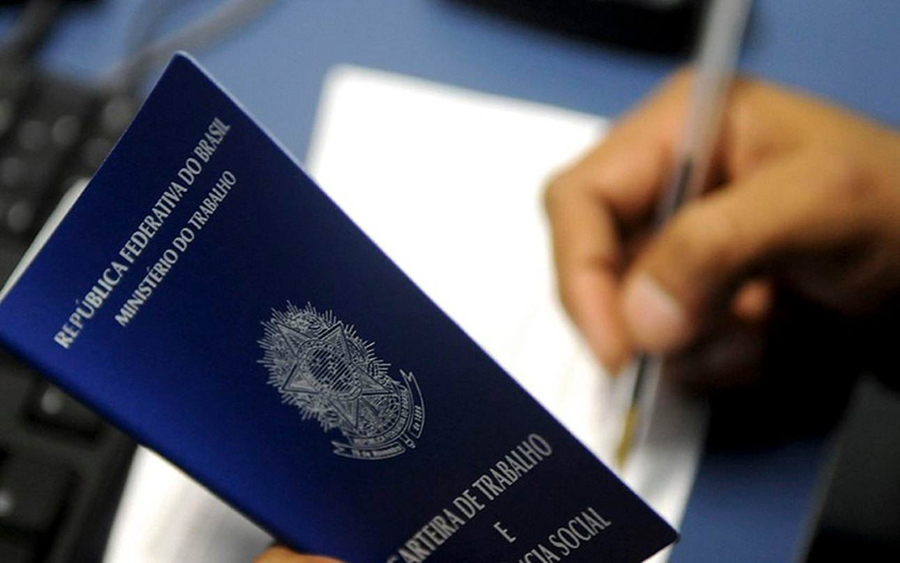 O IBGE revela que a taxa de desocupação no Brasil caiu para 5,6% em julho, abaixo das expectativas. Foto: Divulgação - Agência Brasília