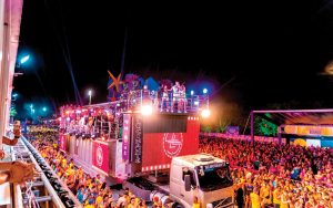 Vital levou mais de 40 mil foliões ao Sambão do Povo - Foto: Monique Janutt