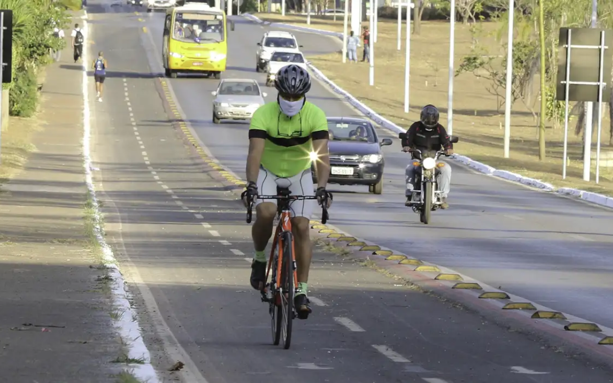 Aplicativos podem facilitar o dia a dia do ciclista. Foto: Fábio Rodrigues/Agência Brasil