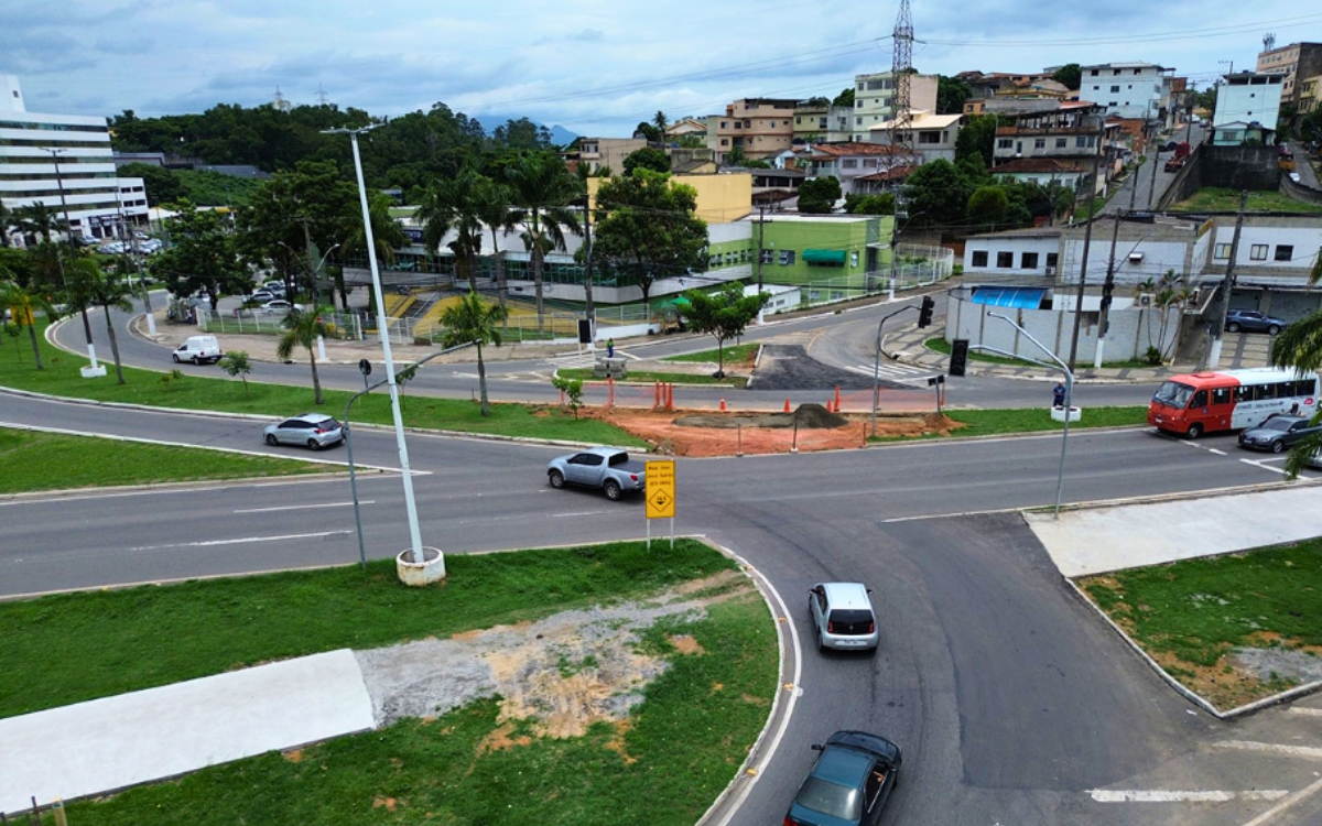 Trânsito no trevo de Alto Lage em Cariacia. Fotos: Claudio Postay/Prefeitura de Cariacica