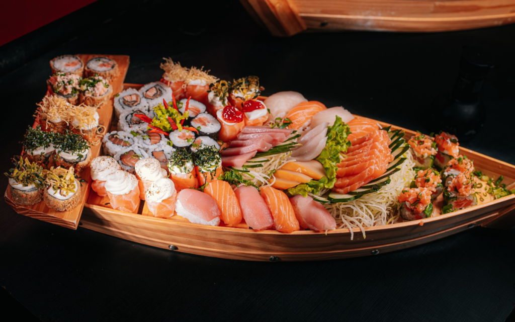 Maki Co. inaugura novo restaurante em Vitória com promoções