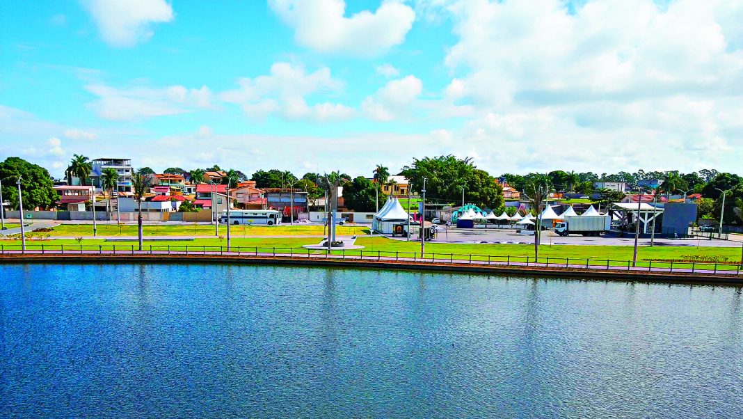 Lagoa Augusto Ruschi, em Pedro Canário, conta com infraestutura no seu entorno. Foto: Fabrício Lima