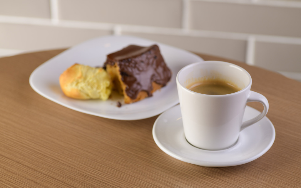 Eventos celebram o café com combos especiais e experiência musical em Vitória