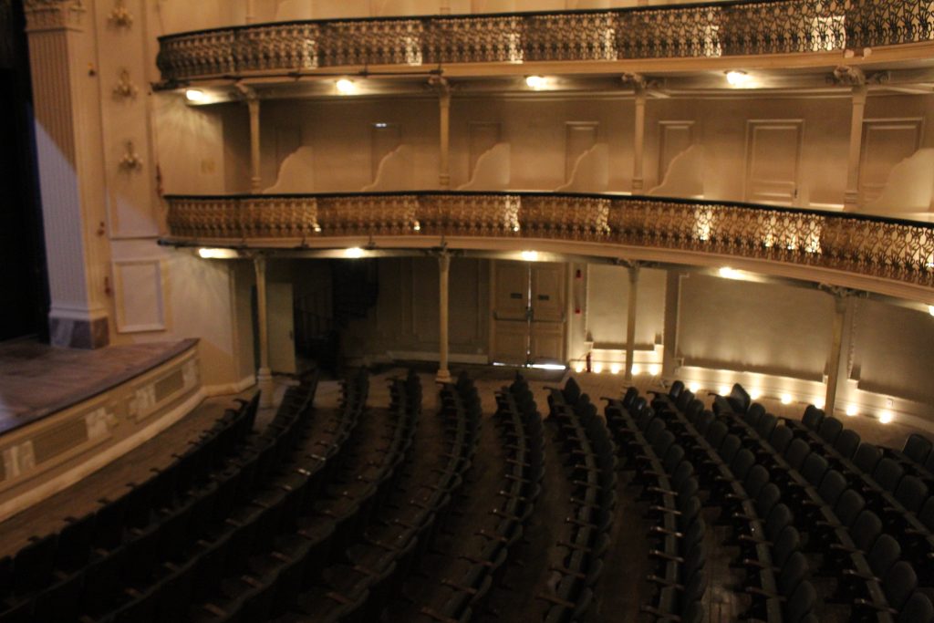 Teatro Carlos Gomes deve ser reaberto em dezembro deste ano