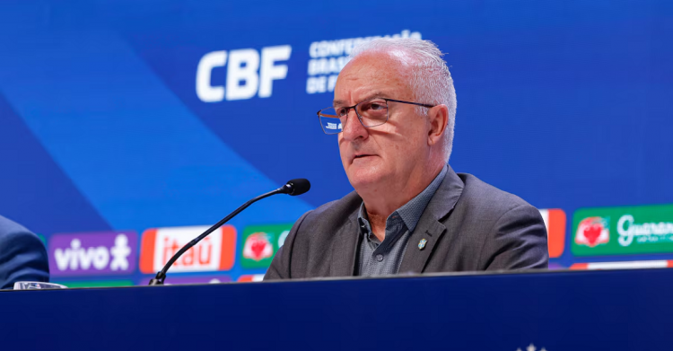 Dorival 'acalma' fala de Raphinha sobre 'porrada' Foto: Rafael Ribeiro/ CBF