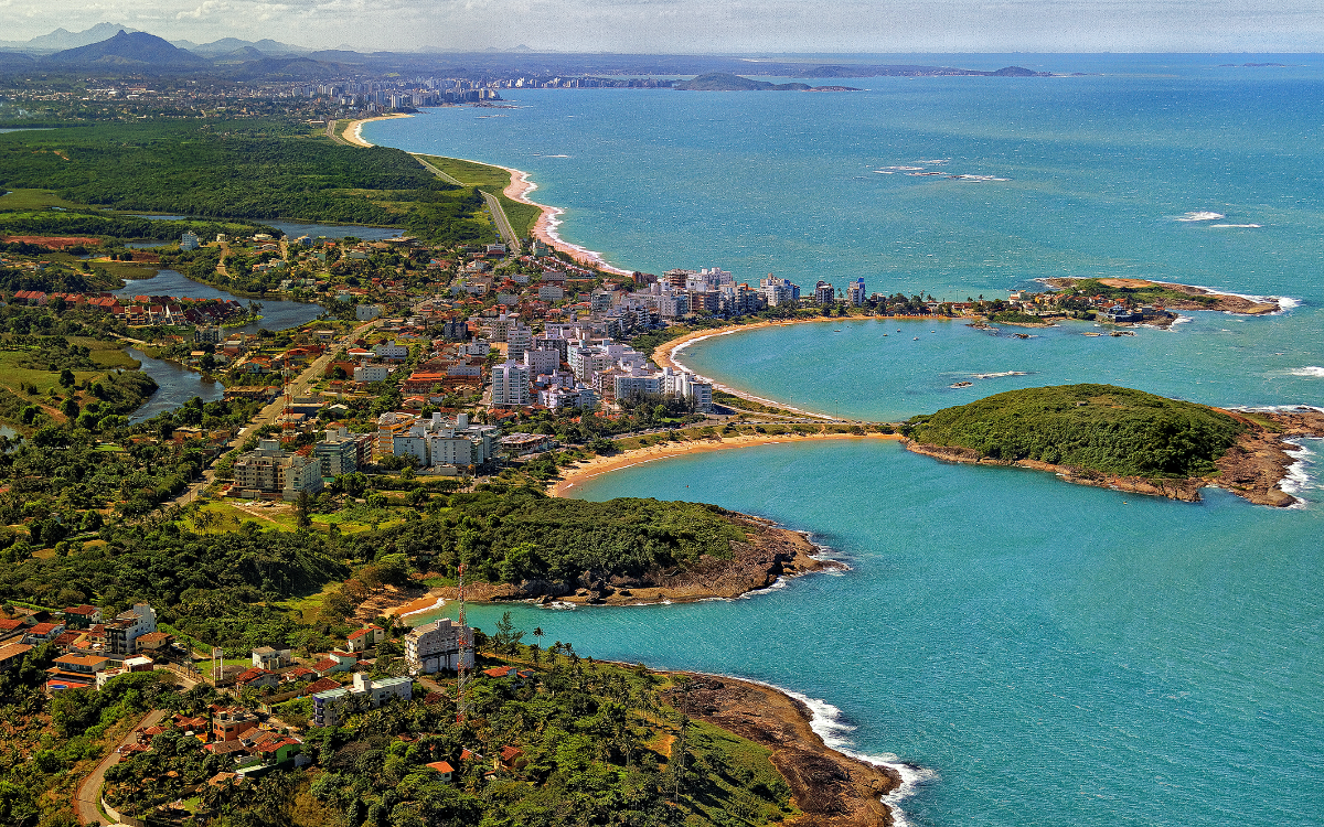 Guarapari é um destino turístico que atrai turistas de todo o Brasil. Foto: Descubra o ES