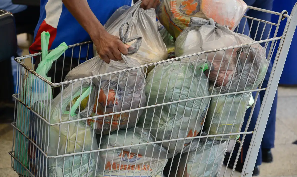 custo de cesta básica cresce Foto: Fernando Frazão/Agência Brasil