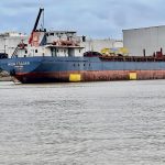 Retirada de navio abandonado amplia área da Vports para cargas Retirada de navio abandonado amplia área da Vports para cargas