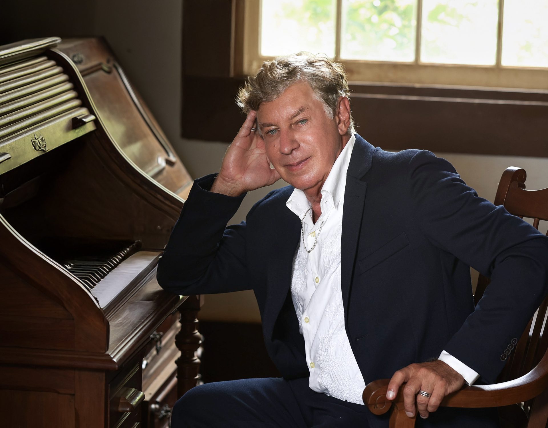 Cantor Flávio Venturini se apresentará com o Coral Jovem Vale Música. Foto: Divulgação