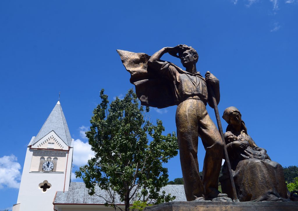O monumento em homenagem aos colonos é um dos destaques da presença da cultura alemã da cidade. Foto: Prefeitura de Domingos Martins